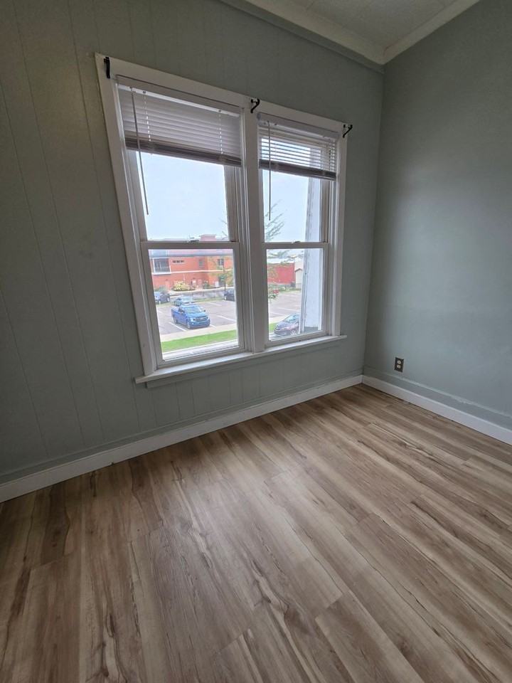 408 Huron St #F - Photo 6 of 11