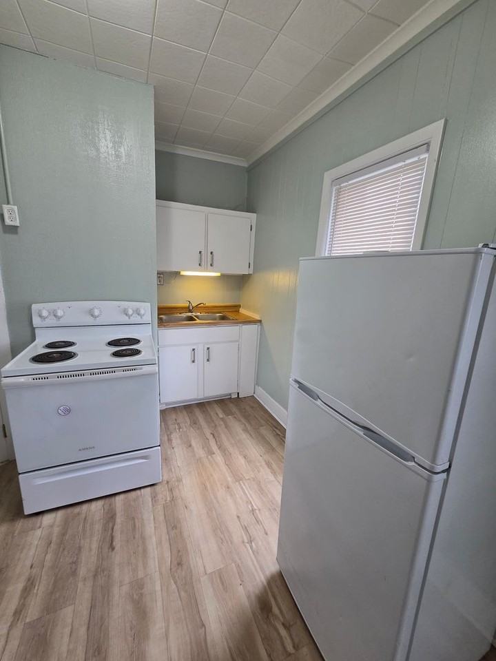 408 Huron St #F - Photo 7 of 11