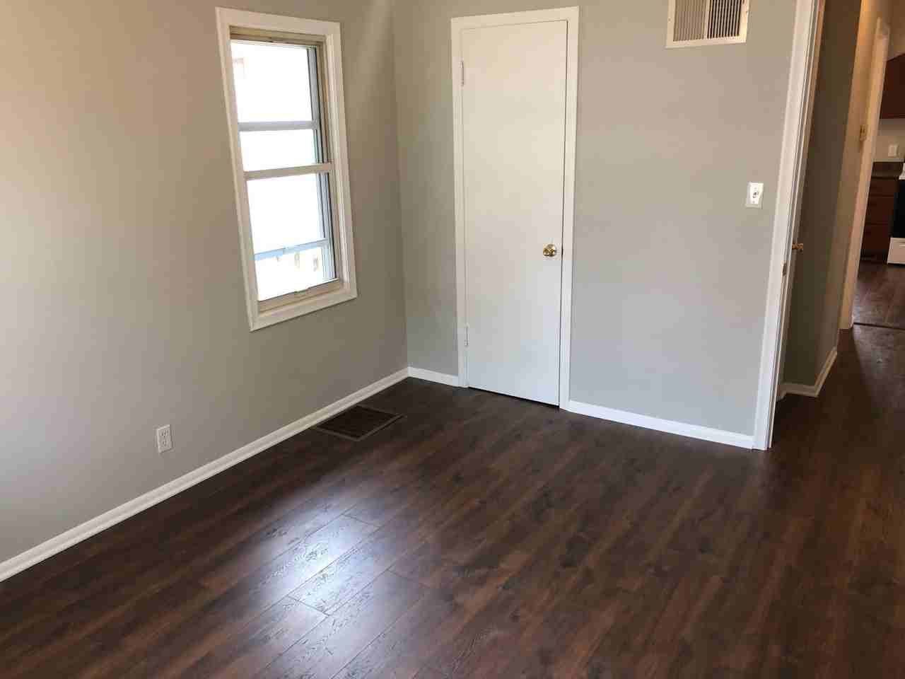5809 42nd Ave S - Photo 3 of 9