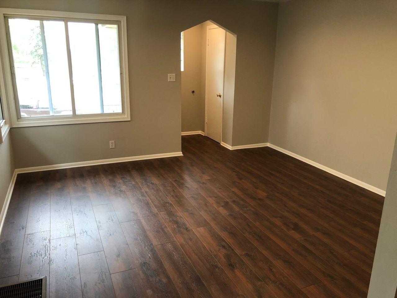 5809 42nd Ave S - Photo 4 of 9
