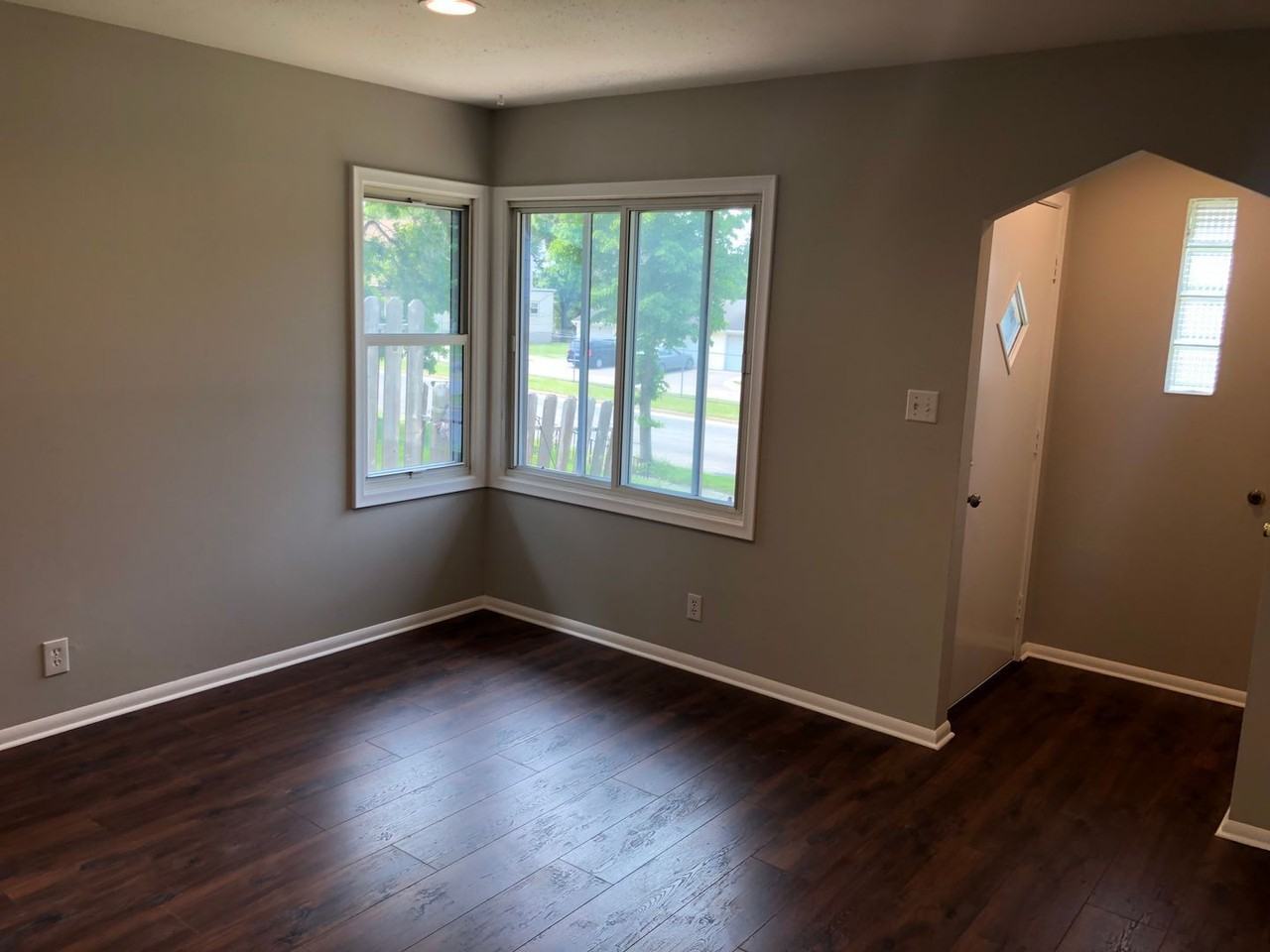 5809 42nd Ave S - Photo 5 of 9