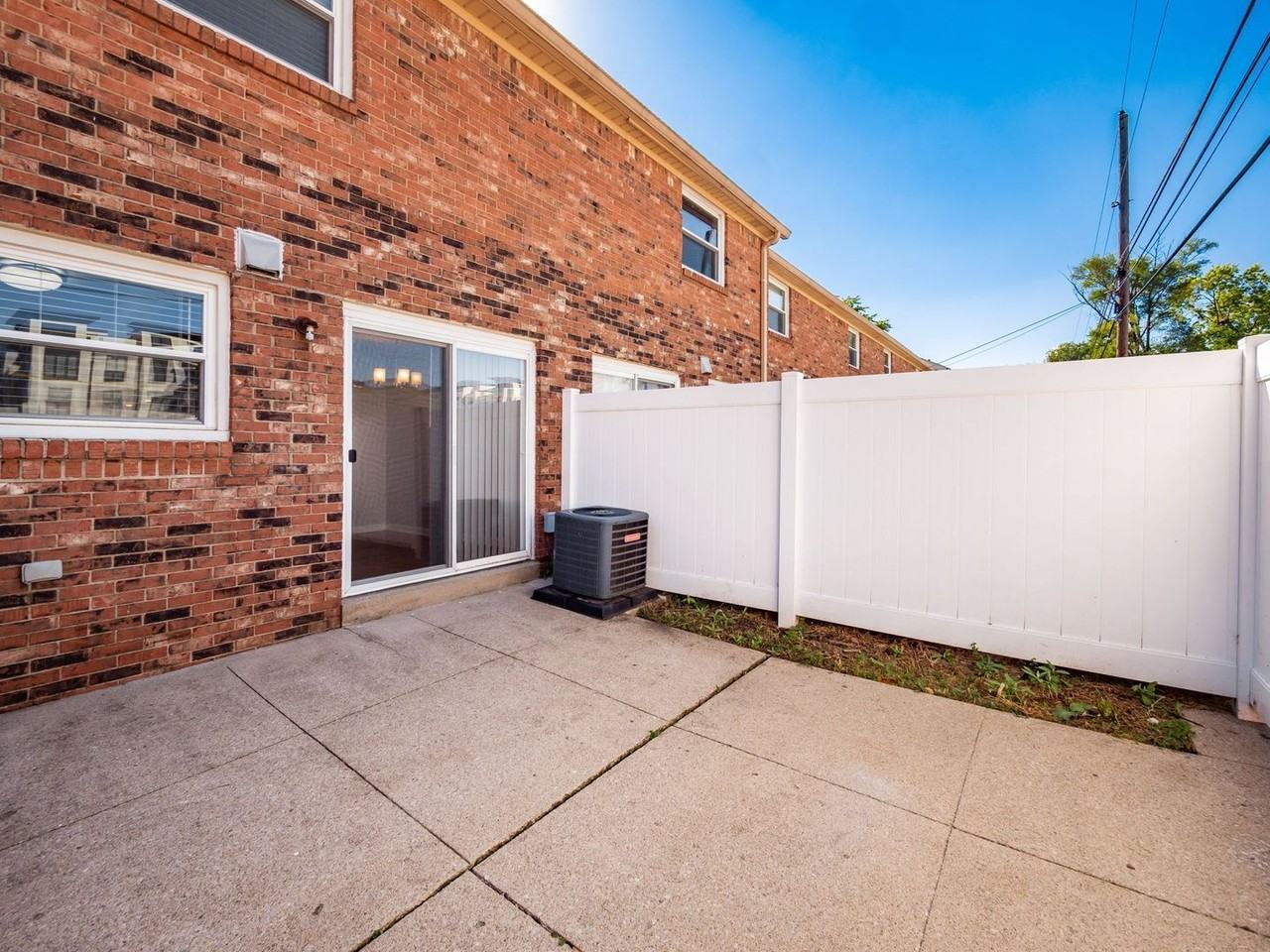 4493 Mobile Dr - Photo 2 of 6