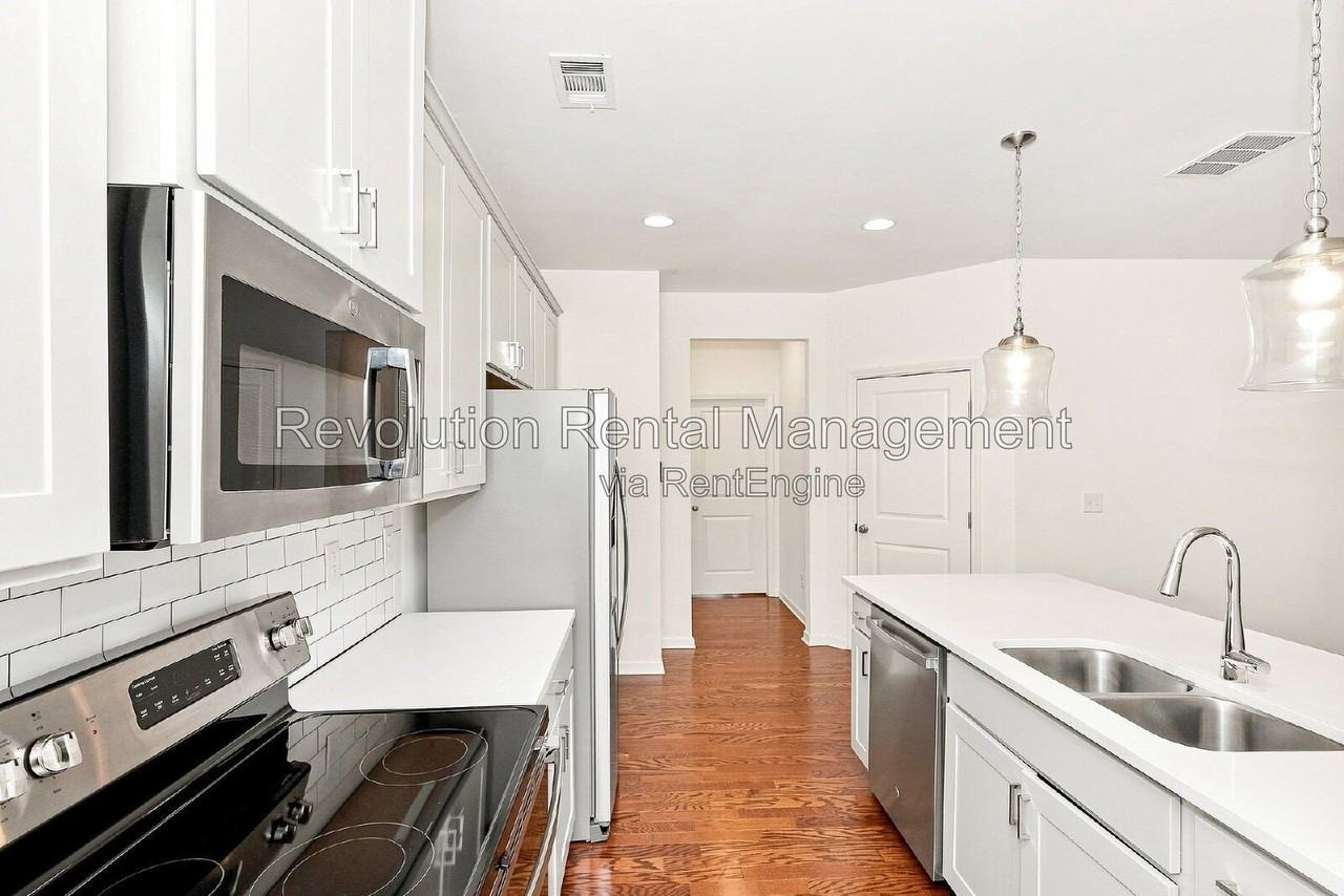 565 Morrow Ln Sw - Photo 2 of 16