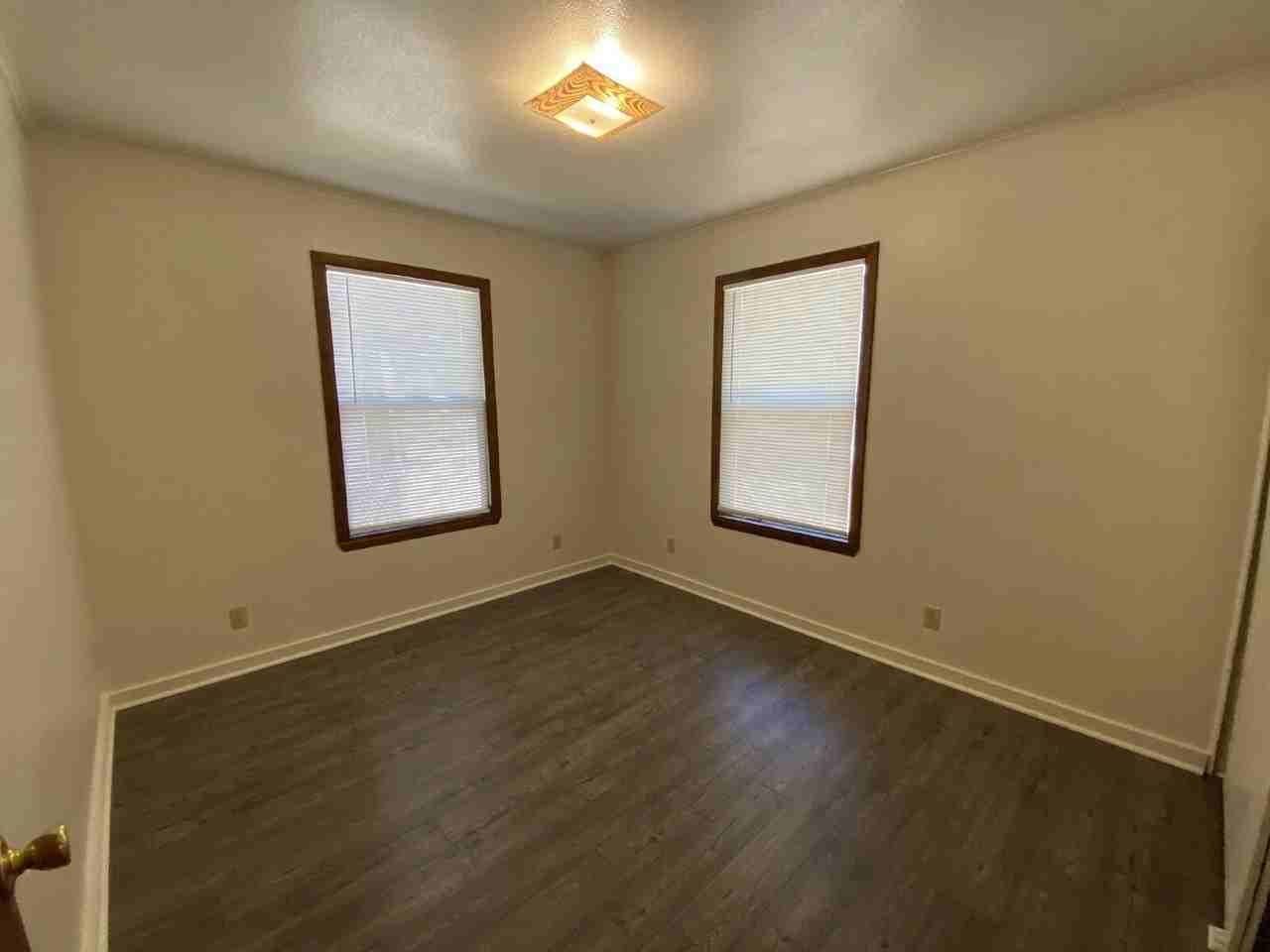1032 W Nevada Ct - Photo 5 of 18