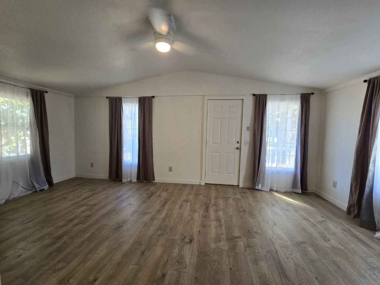 1250 Nw Ellan St - Photo 3 of 18