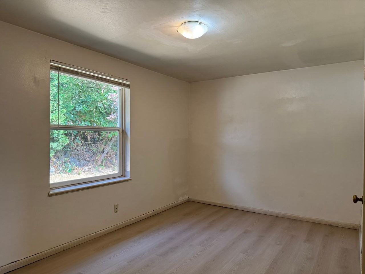 111 Ne 92nd St - Photo 4 of 11