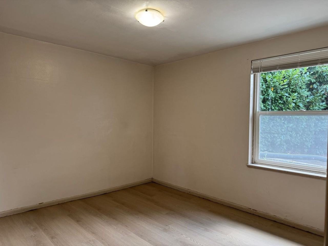 111 Ne 92nd St - Photo 5 of 11