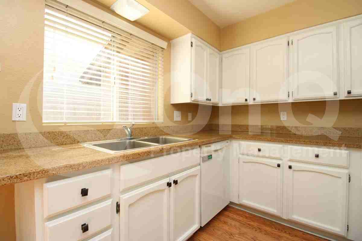 2623 E Obregon St - Photo 4 of 21