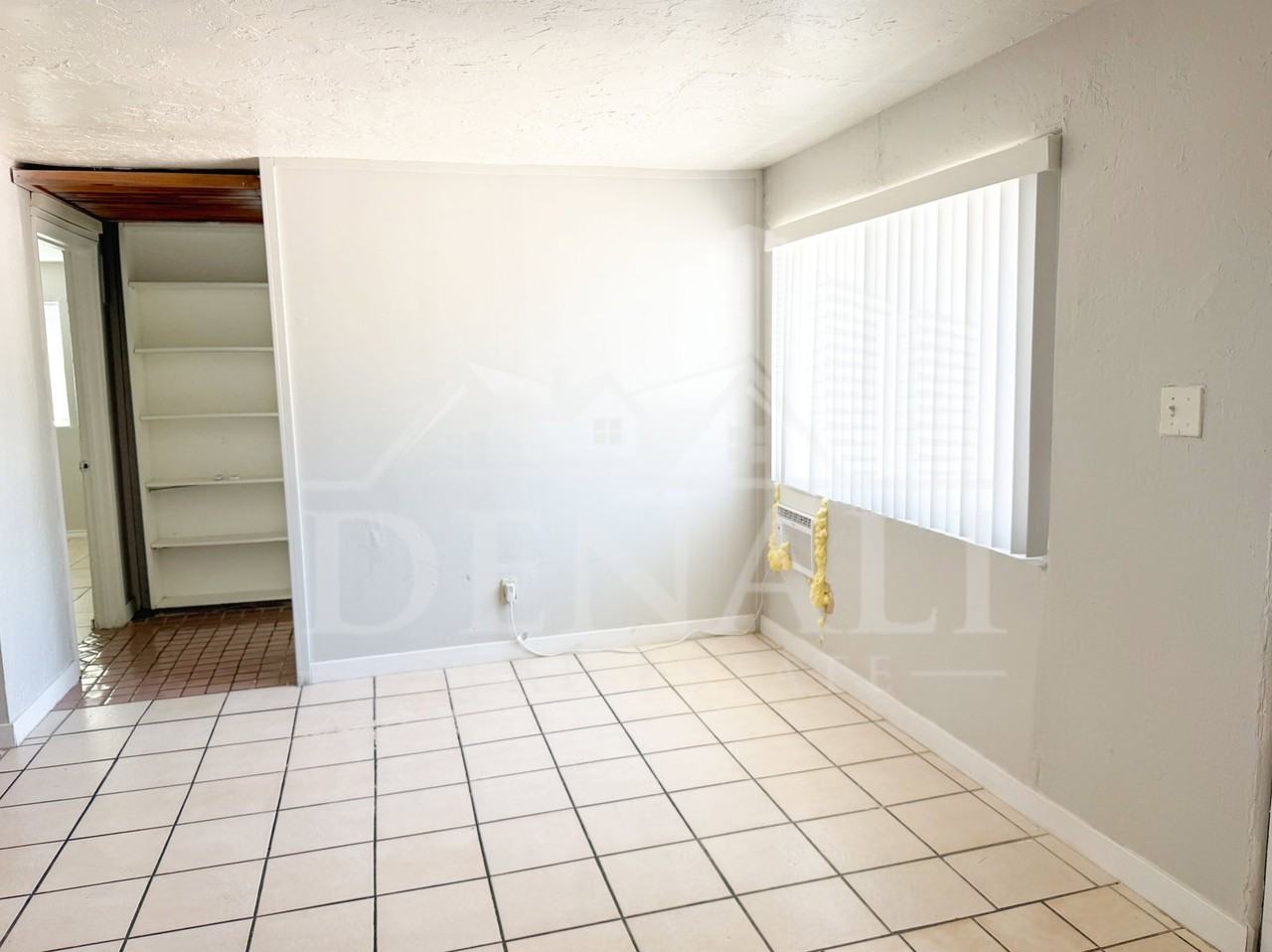 1125 E Devonshire Ave #5 - Photo 4 of 12