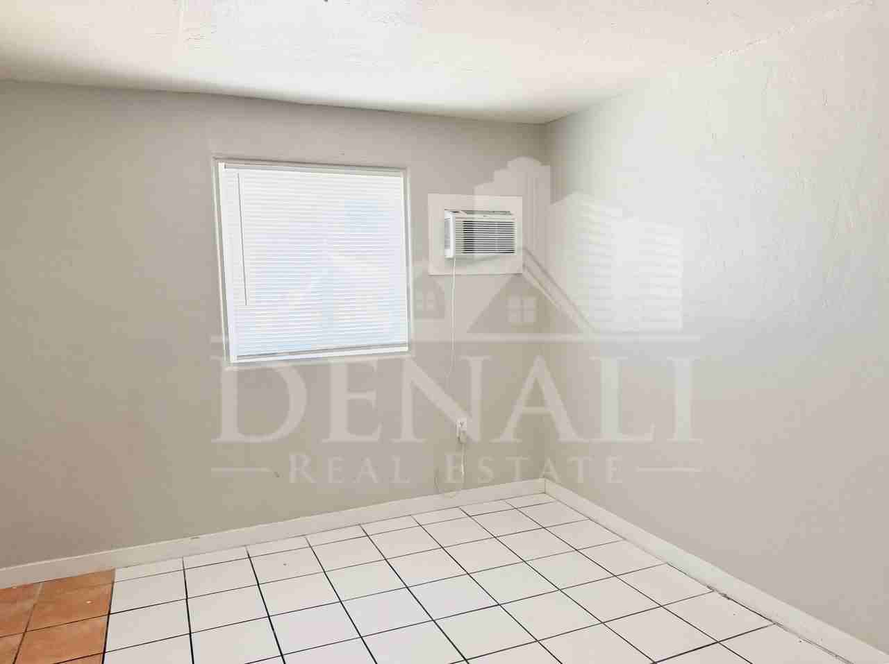 1125 E Devonshire Ave #5 - Photo 6 of 12