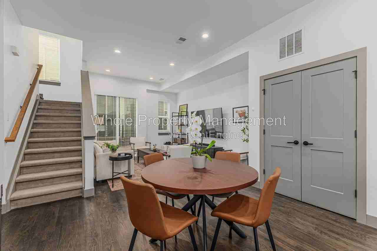 3511 S Marion St #D - Photo 6 of 33