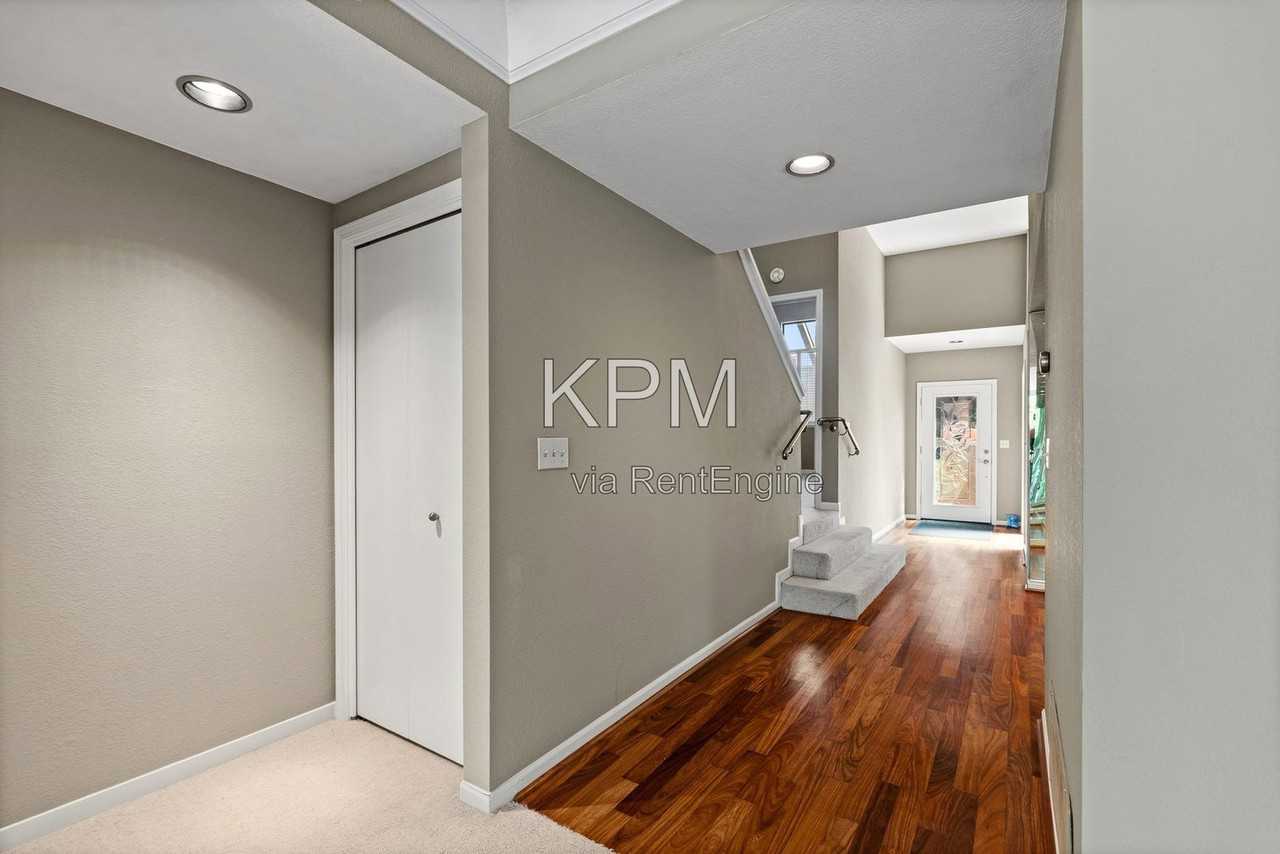 6669 Embarcadero Dr #16 - Photo 5 of 50