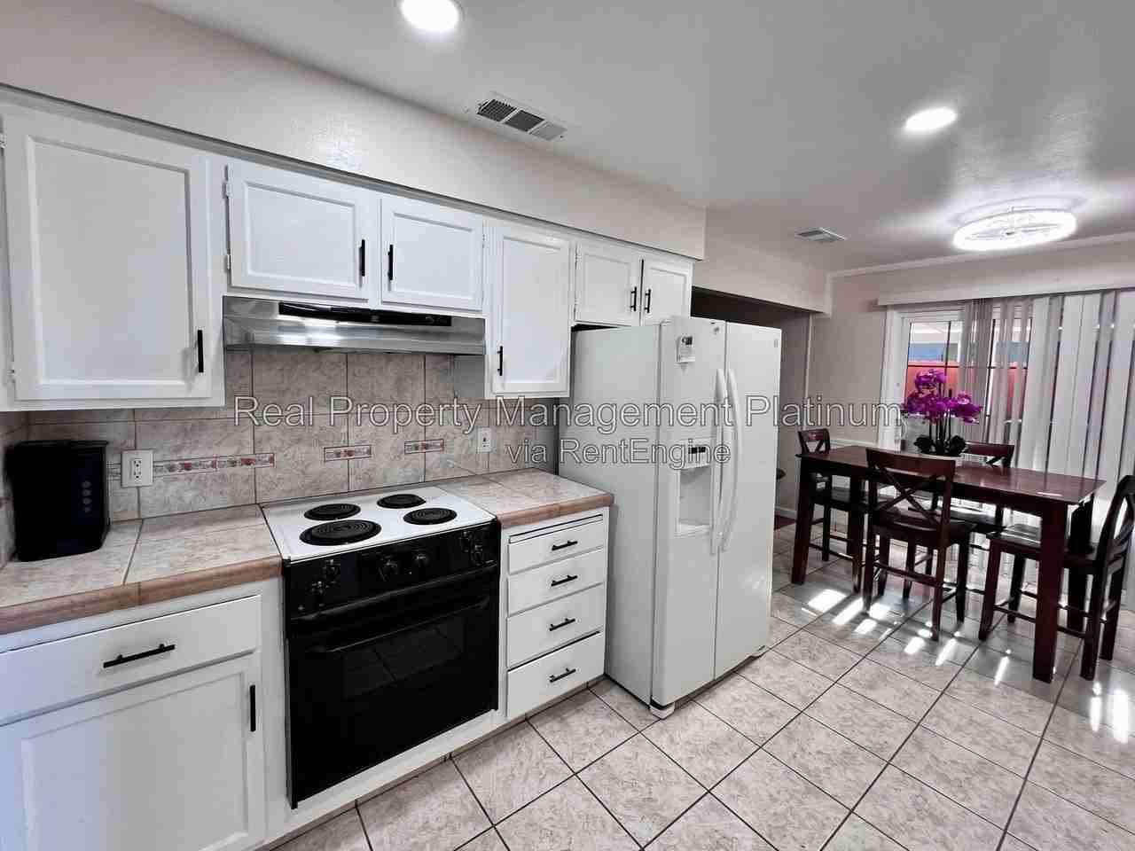 106 Rialto Ave - Photo 3 of 7