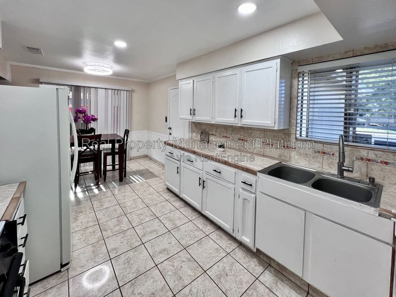 106 Rialto Ave - Photo 4 of 7