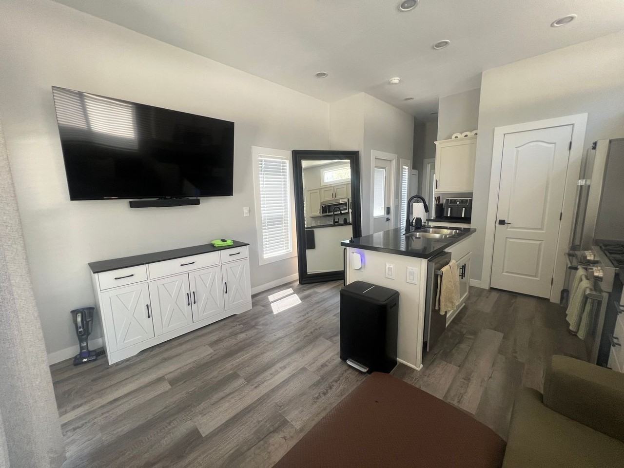 17800 Roberts Rd - Photo 3 of 15