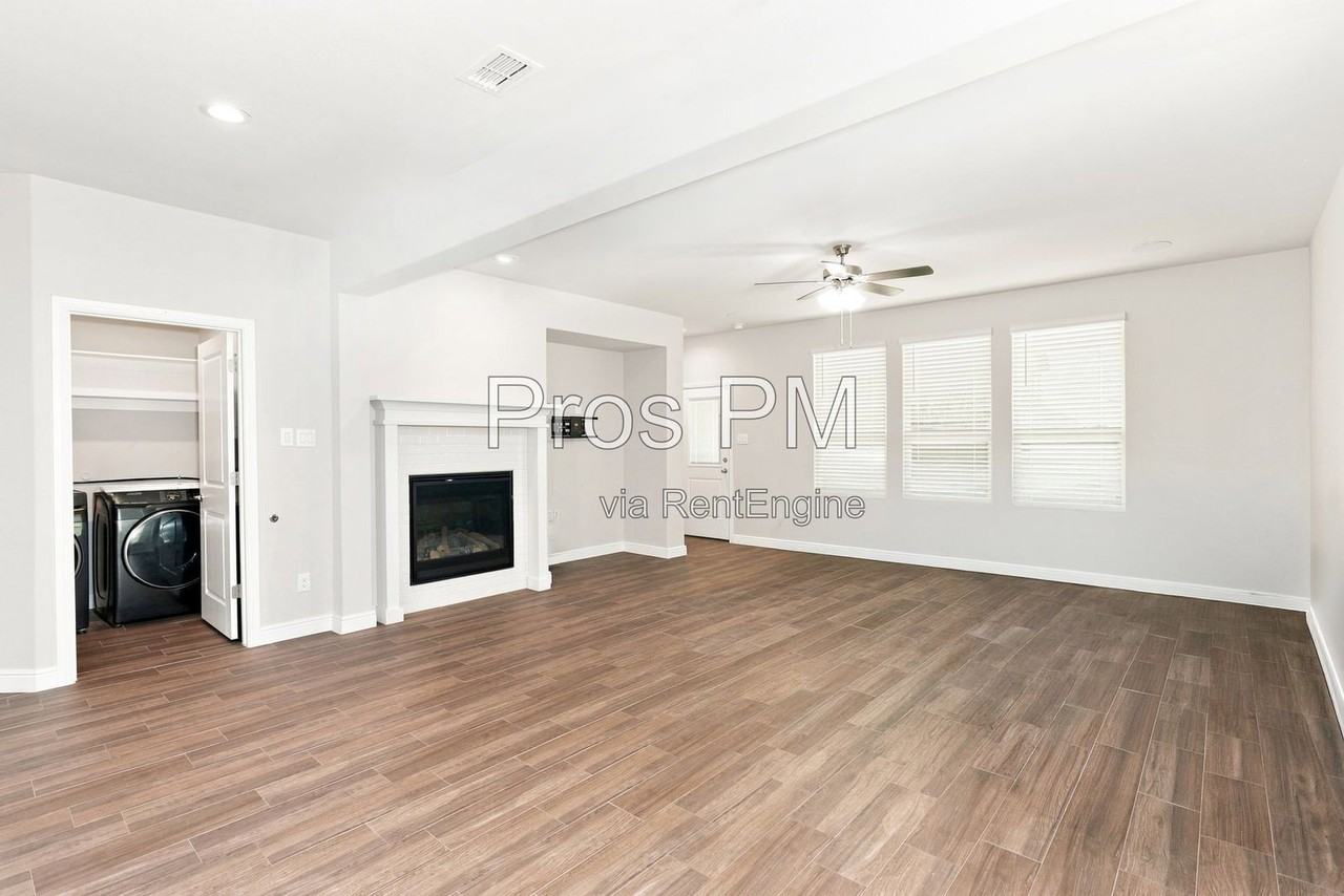 1512 Brindle St - Photo 4 of 16