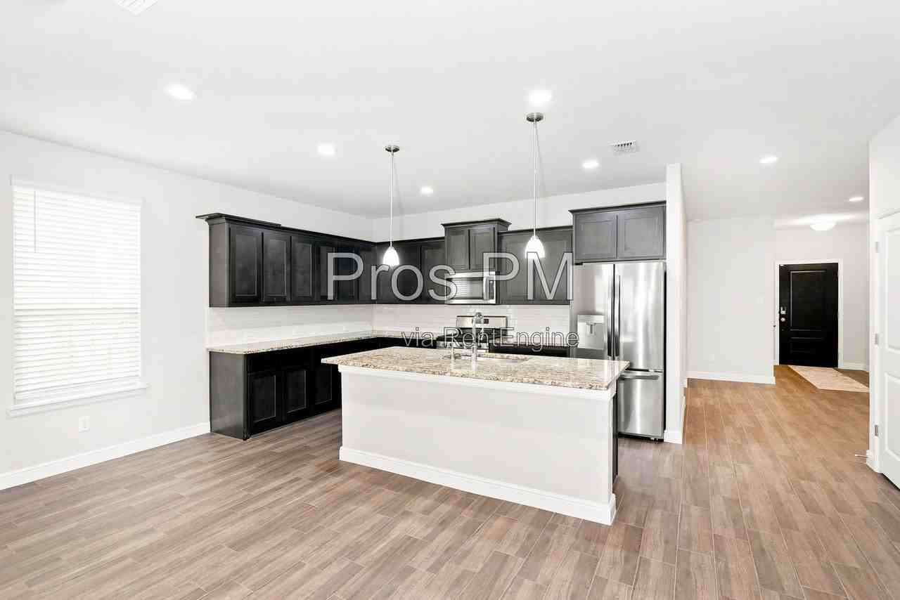 1512 Brindle St - Photo 5 of 16