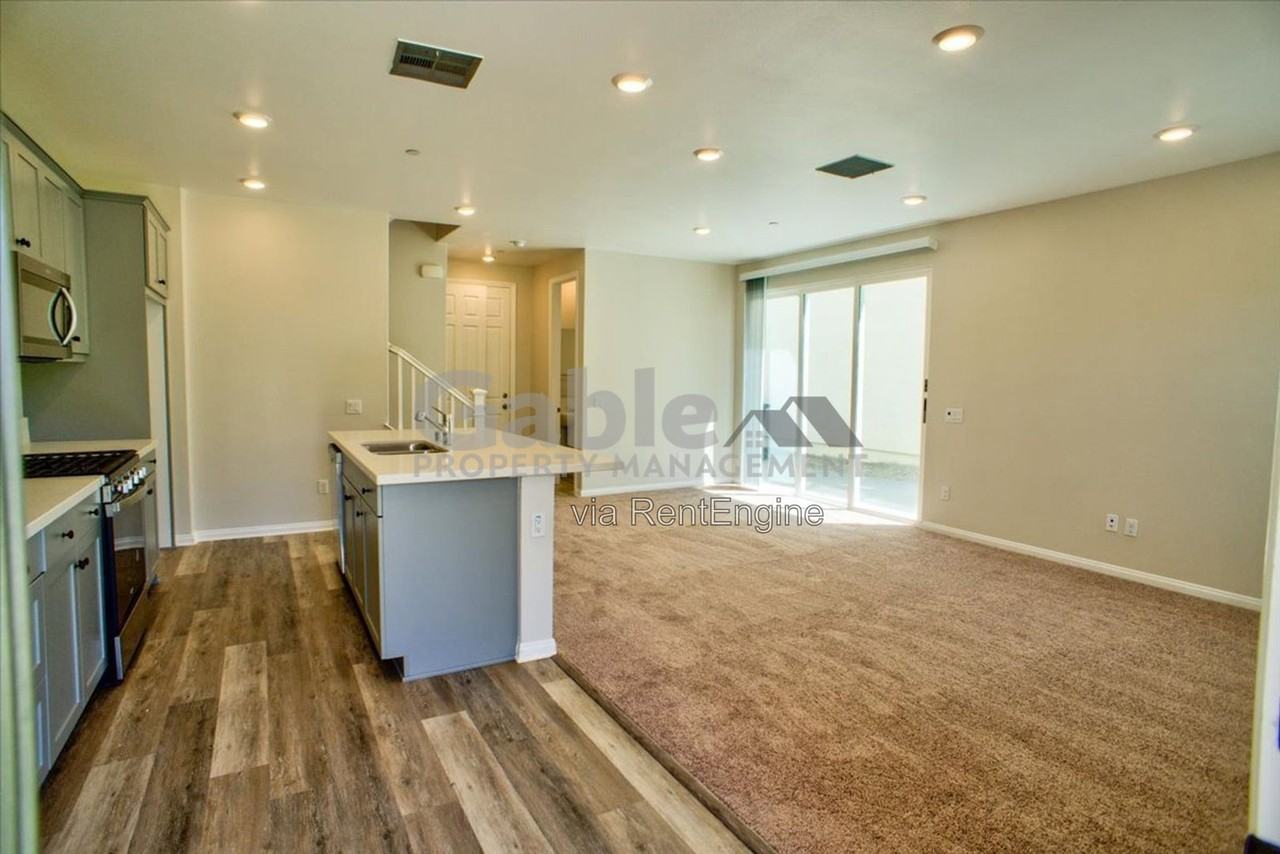 27477 Boulderview Way - Photo 4 of 31