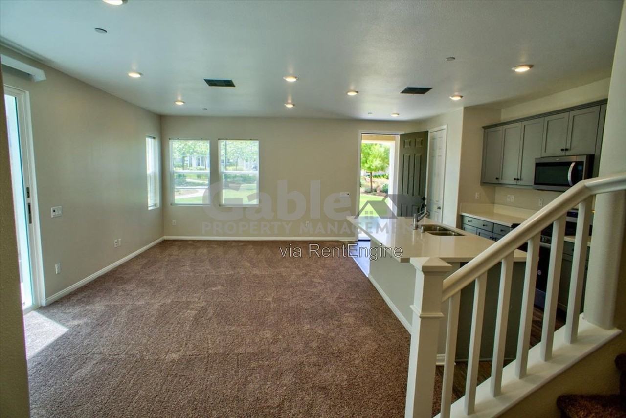 27477 Boulderview Way - Photo 6 of 31