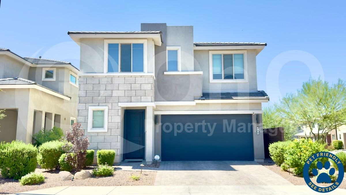 3109 E Louise Dr