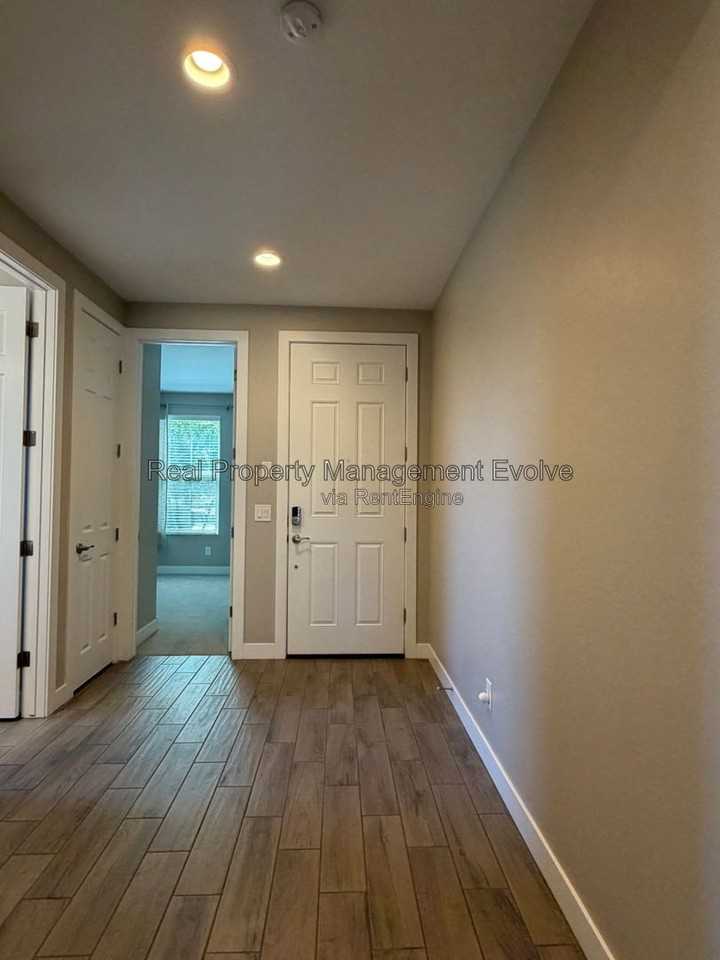4030 W Coles Rd - Photo 5 of 45