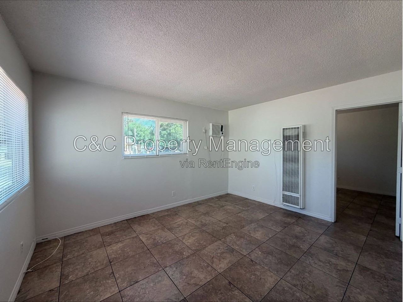 199 N Inez St #D - Photo 3 of 6