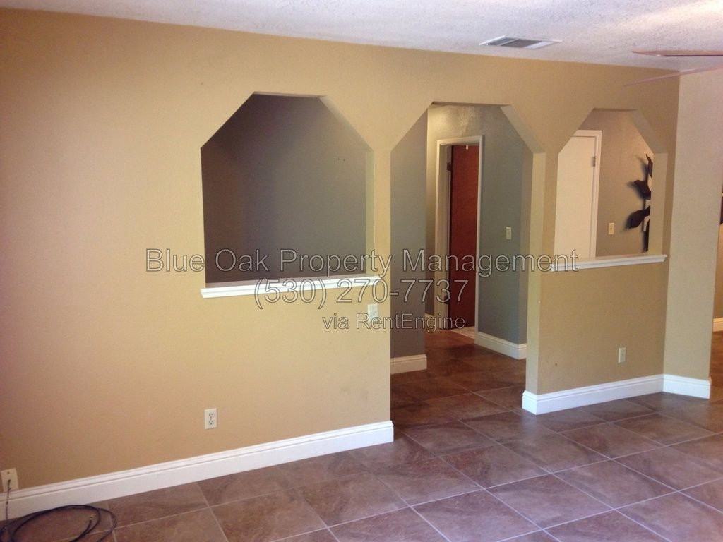 1731 Normal Ave - Photo 4 of 16