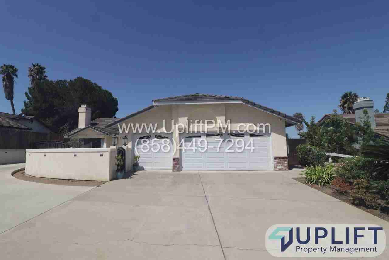1542 Del Mar Rd #A - Photo 2 of 27