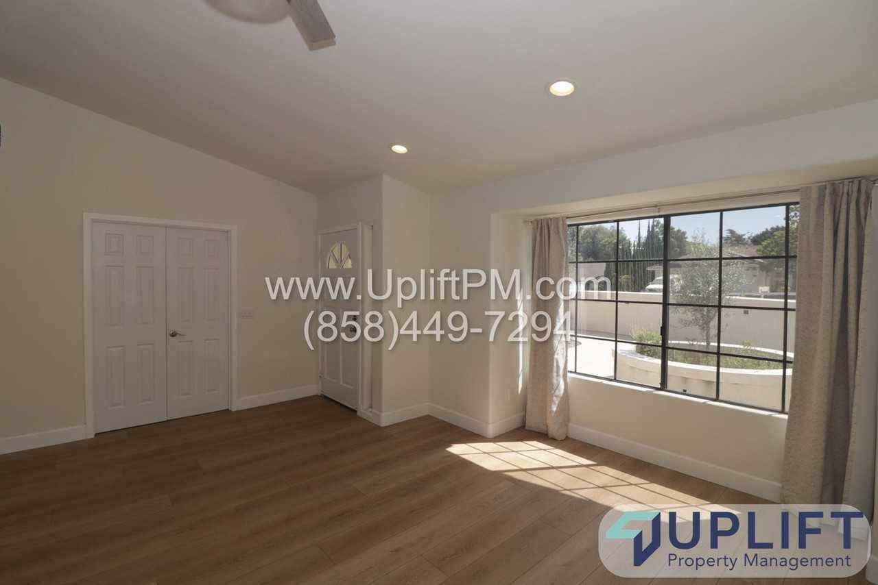 1542 Del Mar Rd #A - Photo 4 of 27