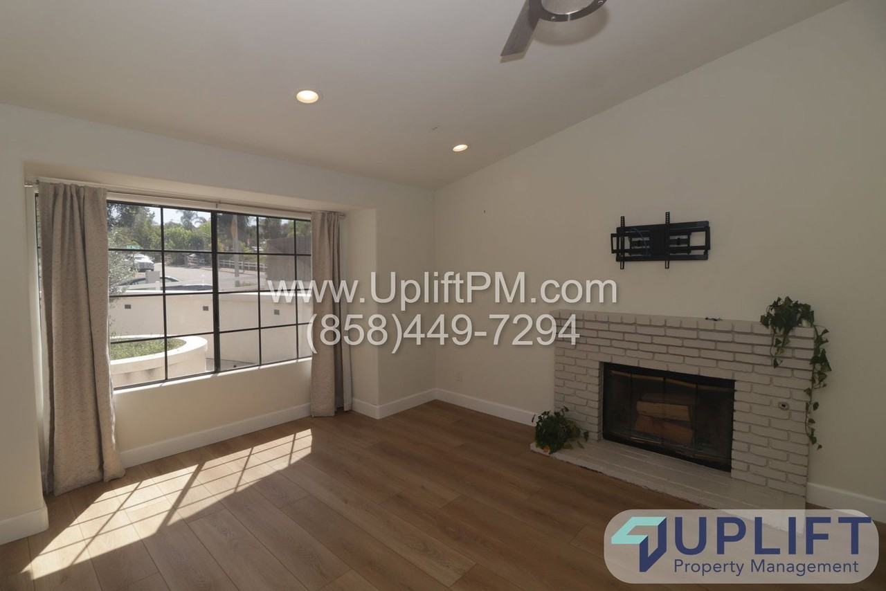 1542 Del Mar Rd #A - Photo 5 of 27