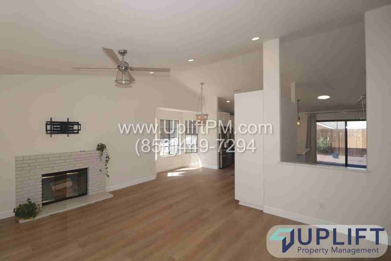 1542 Del Mar Rd #A - Photo 6 of 27