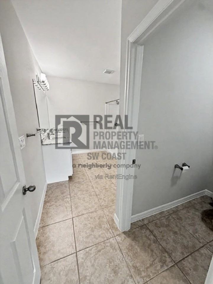 7317 Mikasa Dr - Photo 6 of 44