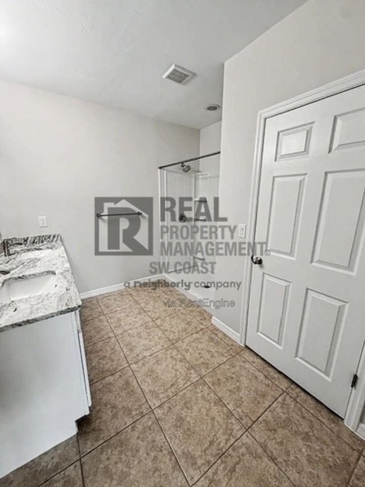 7317 Mikasa Dr - Photo 7 of 44