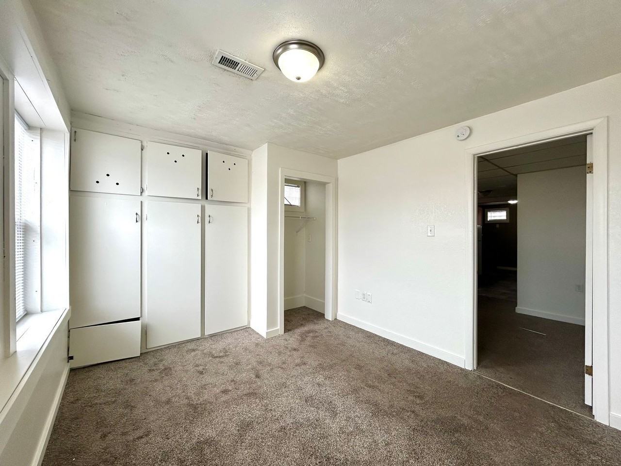 17 52nd St Se #1 - Photo 2 of 10