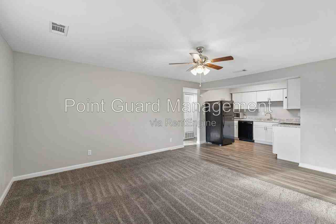 1506 Lee Dr #11 - Photo 3 of 21