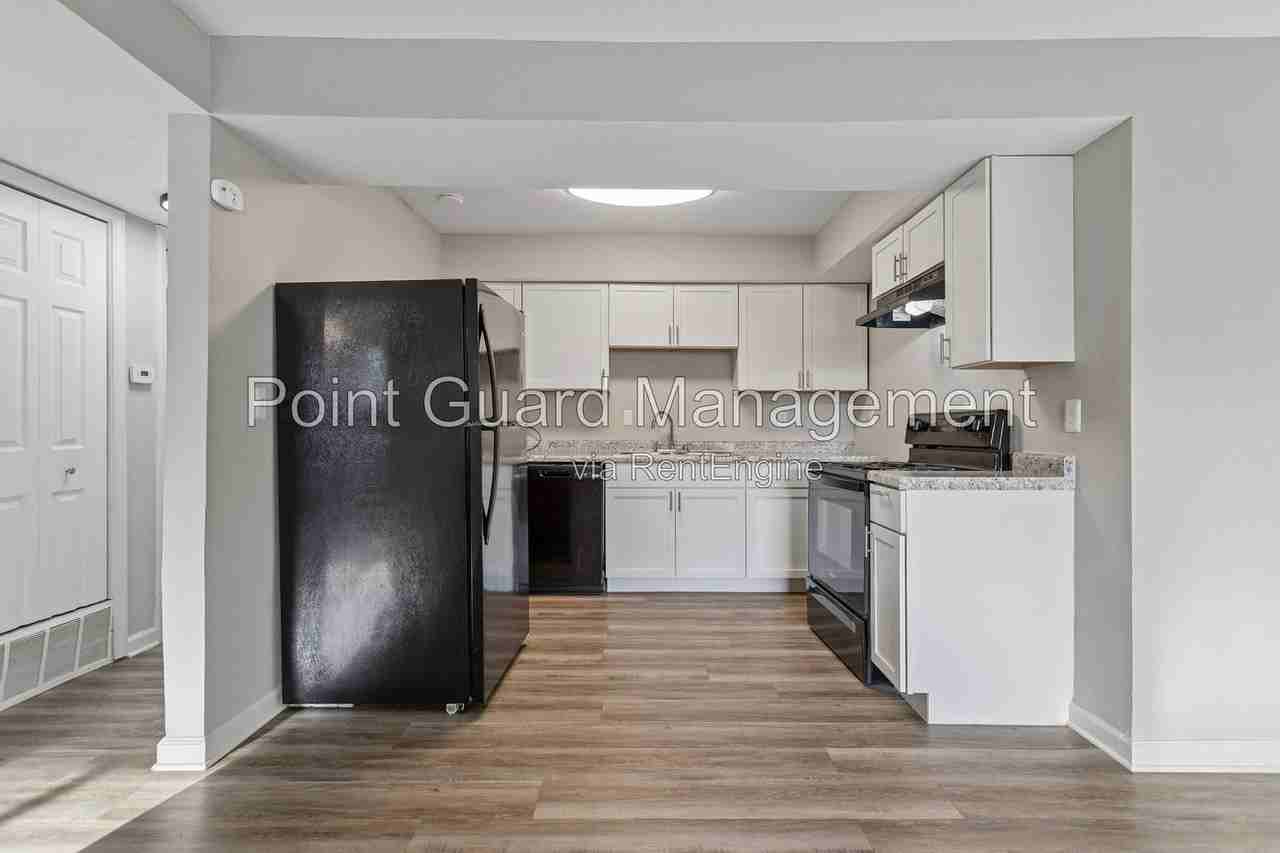 1506 Lee Dr #11 - Photo 4 of 21