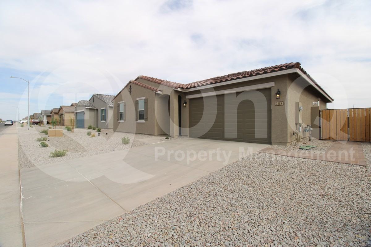 2589 E San Miguel Dr - Photo 2 of 20