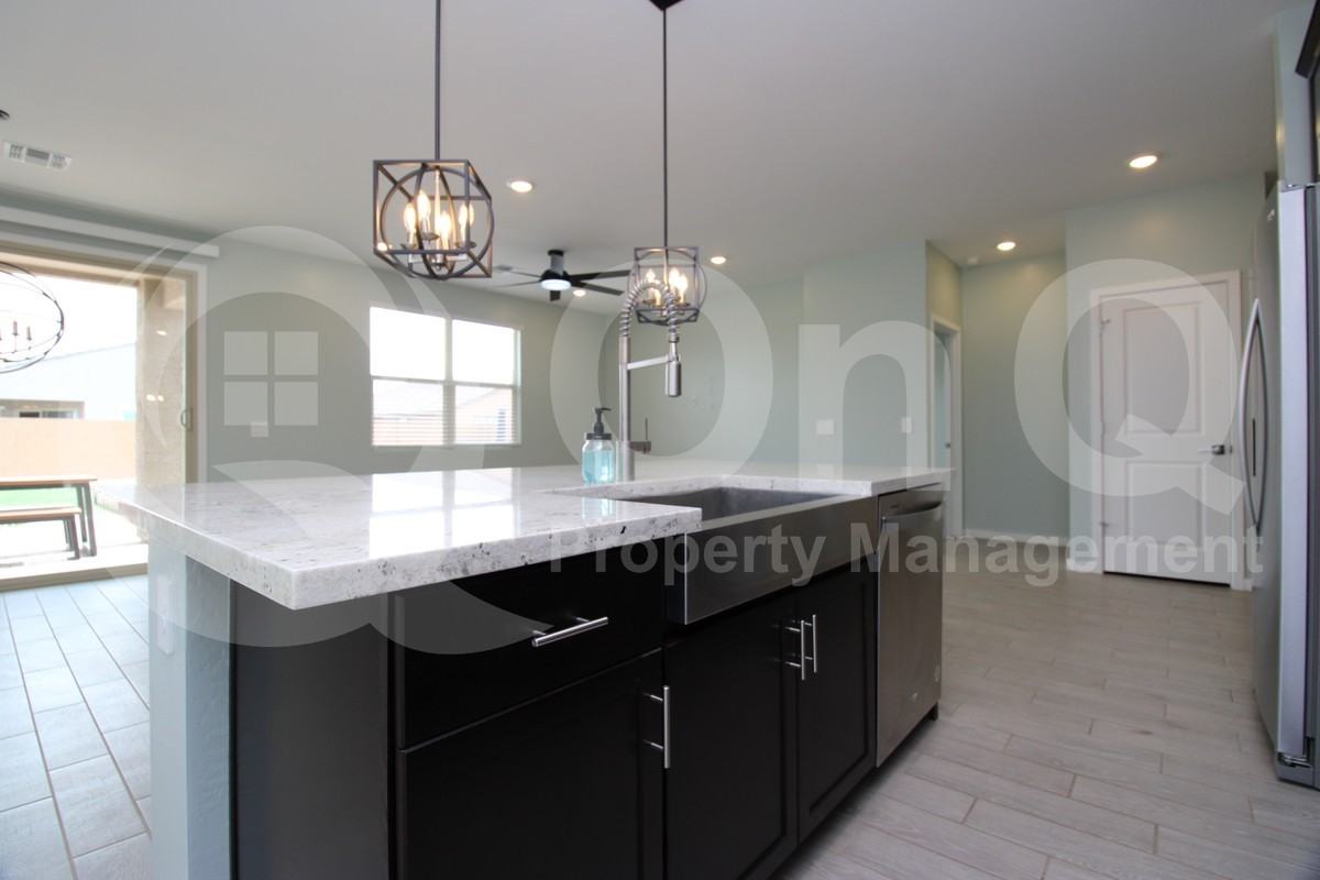 2589 E San Miguel Dr - Photo 3 of 20