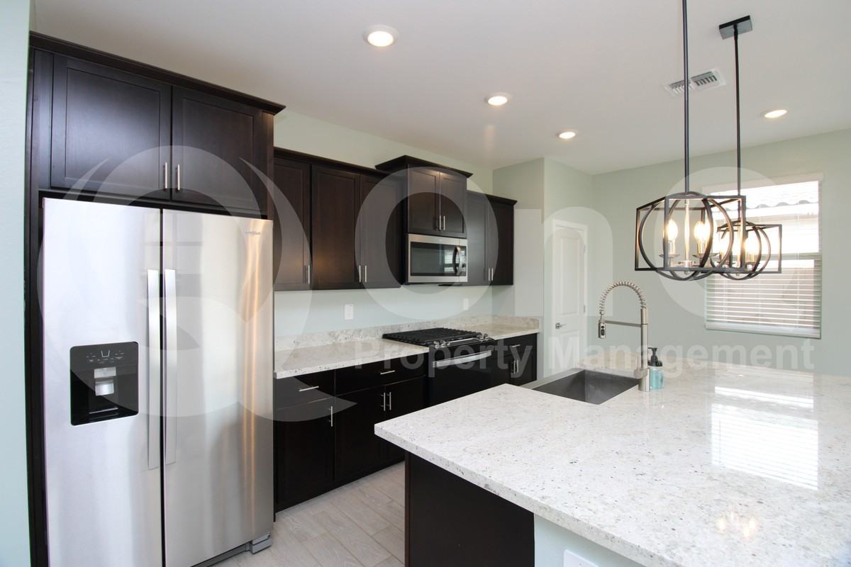 2589 E San Miguel Dr - Photo 4 of 20