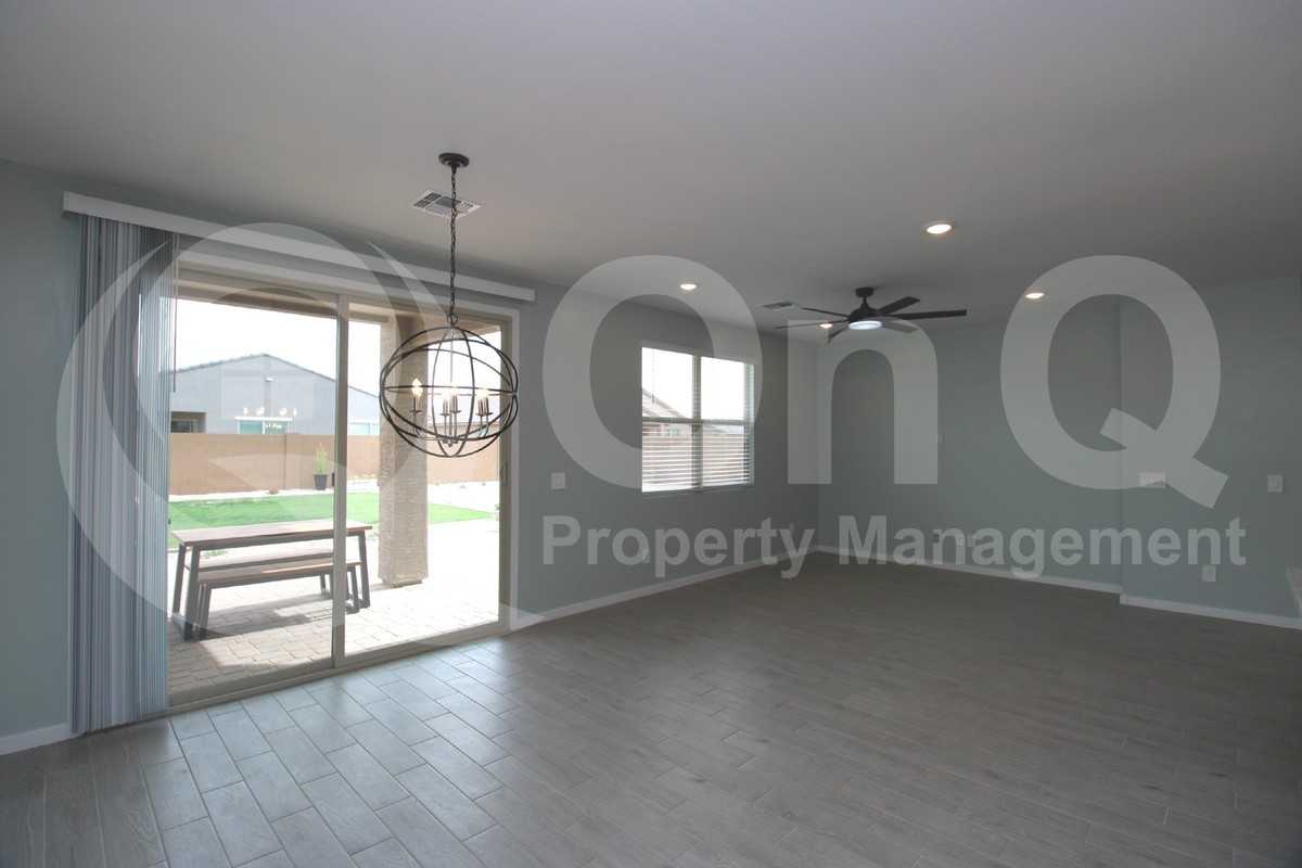 2589 E San Miguel Dr - Photo 6 of 20