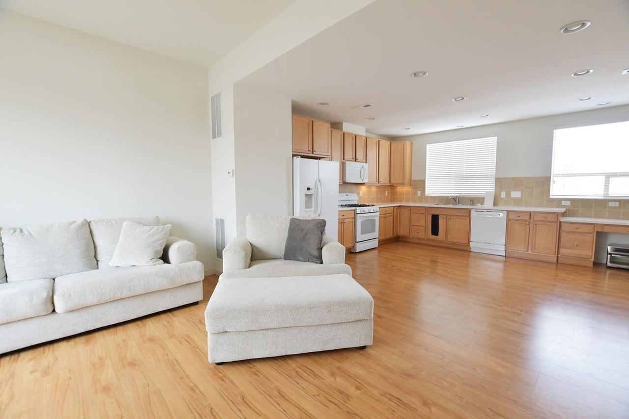 2422 Uinta St - Photo 4 of 16