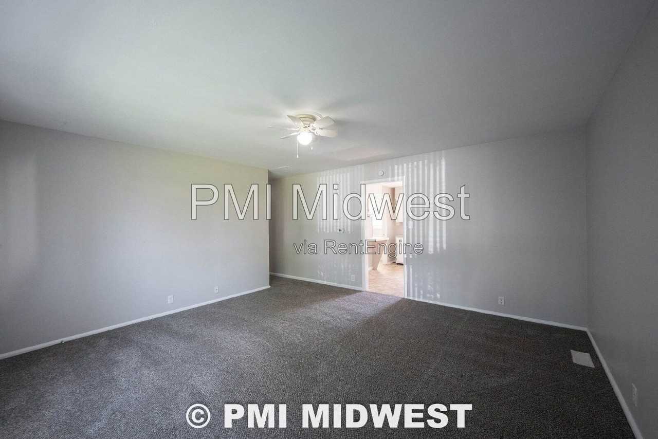 5251 Longworth Pl - Photo 5 of 25