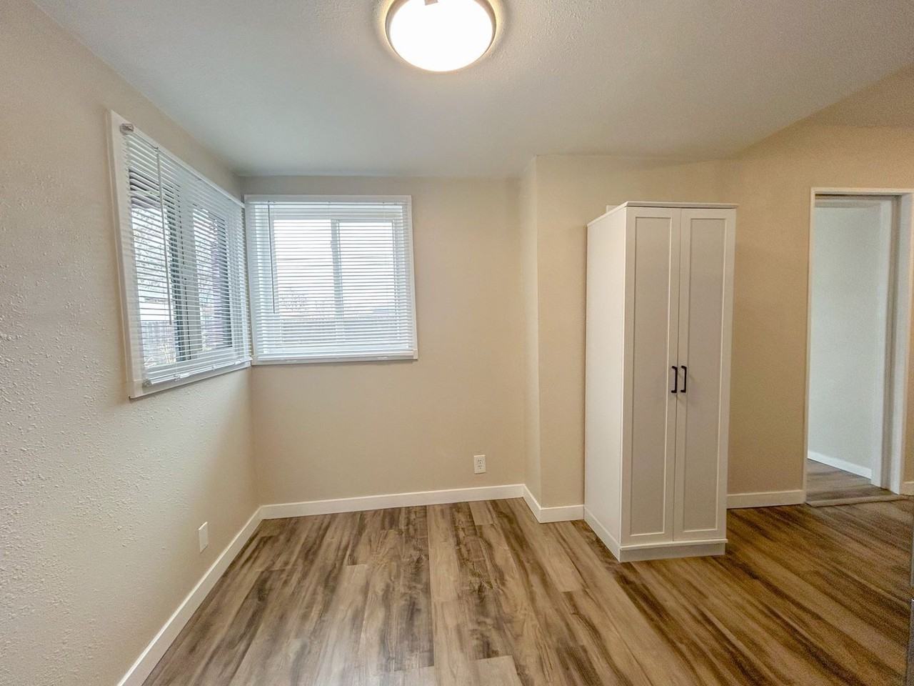1216 Wheeling St - Photo 6 of 16
