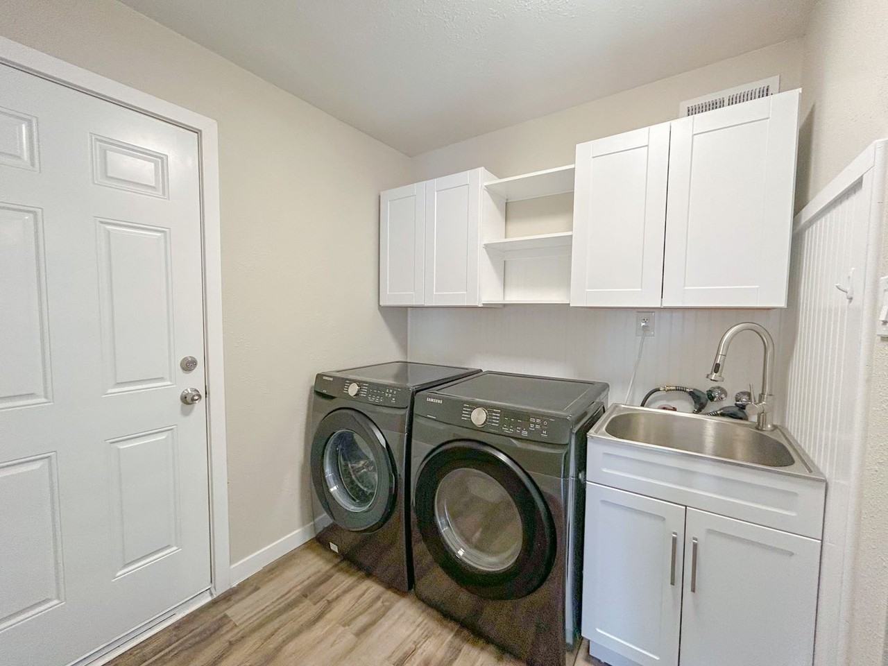 1216 Wheeling St - Photo 7 of 16