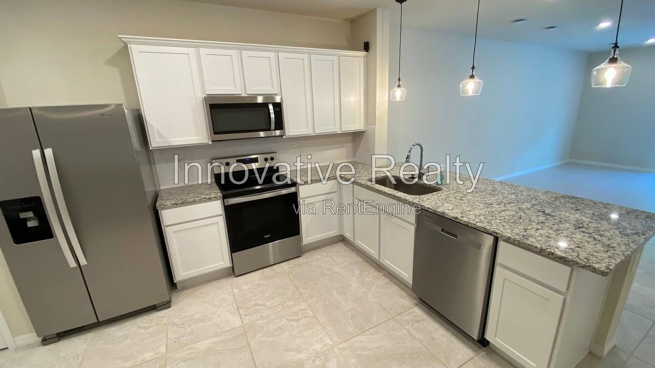 4577 Sparkling Shell Ave - Photo 3 of 23