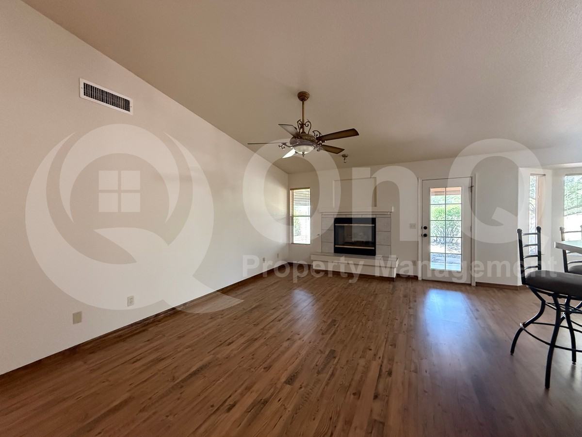 7811 S Solomon Ave - Photo 4 of 30