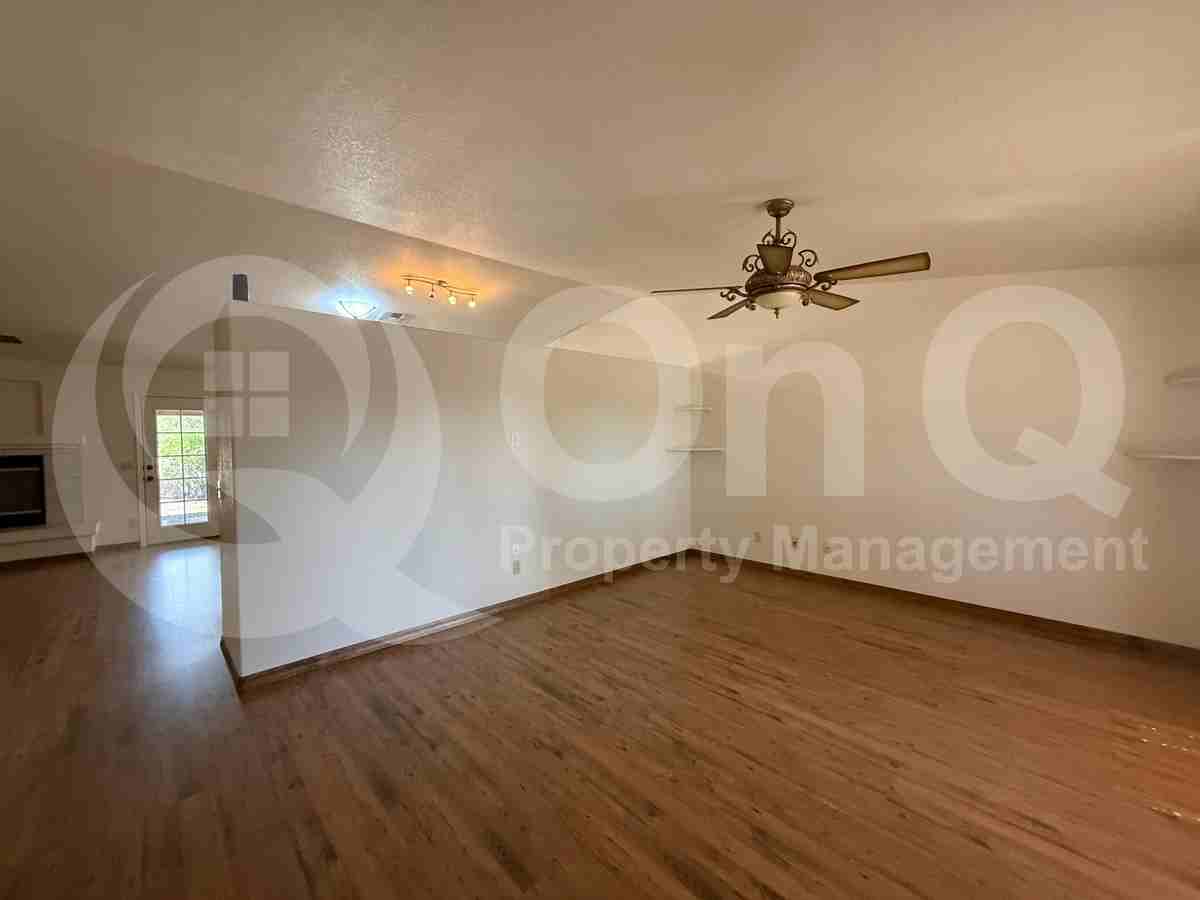 7811 S Solomon Ave - Photo 6 of 30