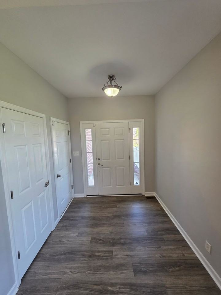 7920 Ellisville Ln - Photo 4 of 24