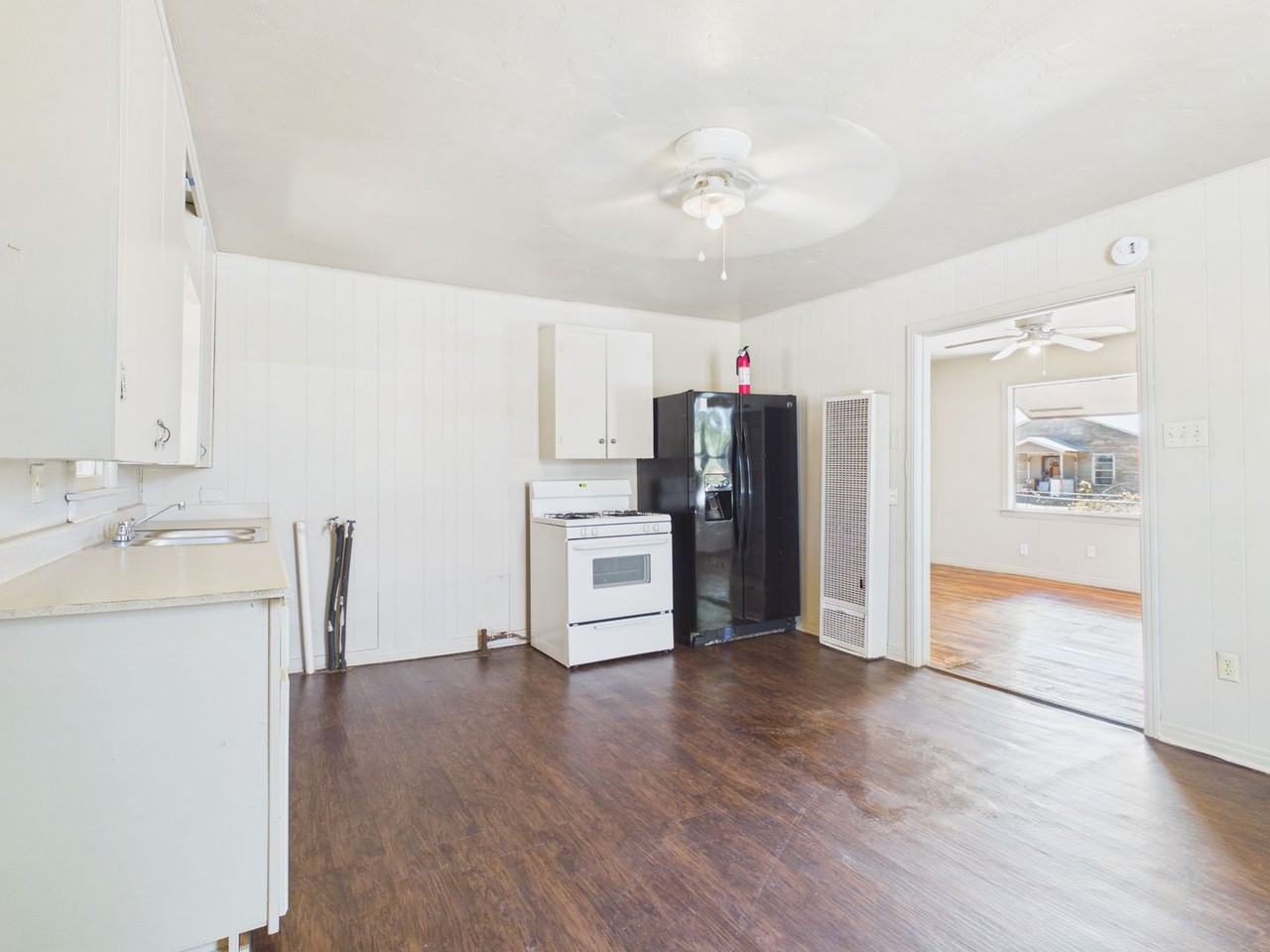 106 N Virginia St - Photo 7 of 20