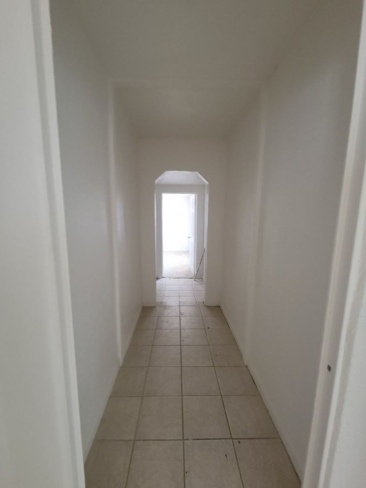 2280 Green St - Photo 4 of 11